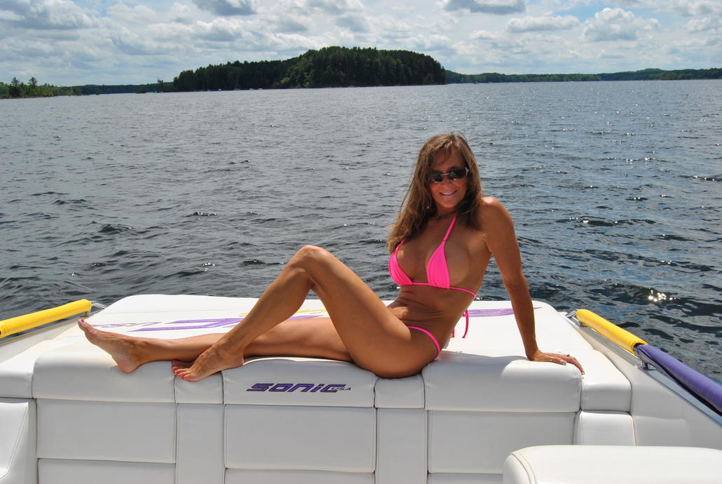 Boater Girl Of The Week Page Offshoreonly