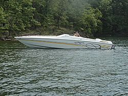 2000 33' Outlaw For Sale!!!!!!!!-onwater640.jpg