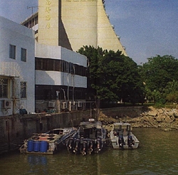 wave CRUSHER-race-boat-china.jpg