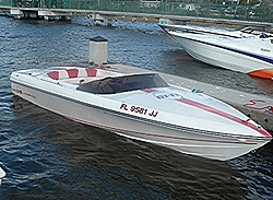 Who runs a 20' or smaller boat?-toys-tots-12-11-04-074.jpg