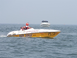 Carrera store race boat