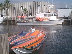 Floating Reporter-2/26/05-Miami Boat Show Poker Run &amp; Shooters Hot Bod Contest-miami-poker-run-06-012.jpg
