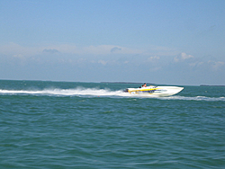 Floating Reporter-2/26/05-Miami Boat Show Poker Run &amp; Shooters Hot Bod Contest-img_3123.jpg