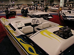 More pixs of the 144mph 25' Daytona-144mphdaytrearatboatshow.jpg