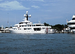 Fort Lauderdale Floating Reporter-Lunch at Shooters-boatsfll.jpg