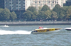 Pics from the SBI NYC Race-sbi_nyc-2004-84-wazzup.jpg