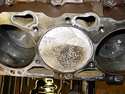 why do engines burn up when run lean-piston.jpg