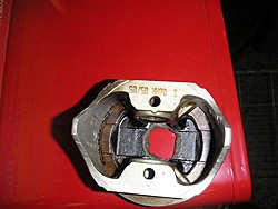 ventilated piston aka huge freekin hole!-resize-pict1966.jpg