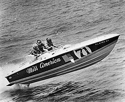 Old race boats-offshore-history0044a.jpg