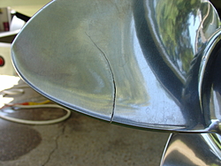 cracked blade labbed Bravo 1 32?-prop-9-7-04-012.jpg